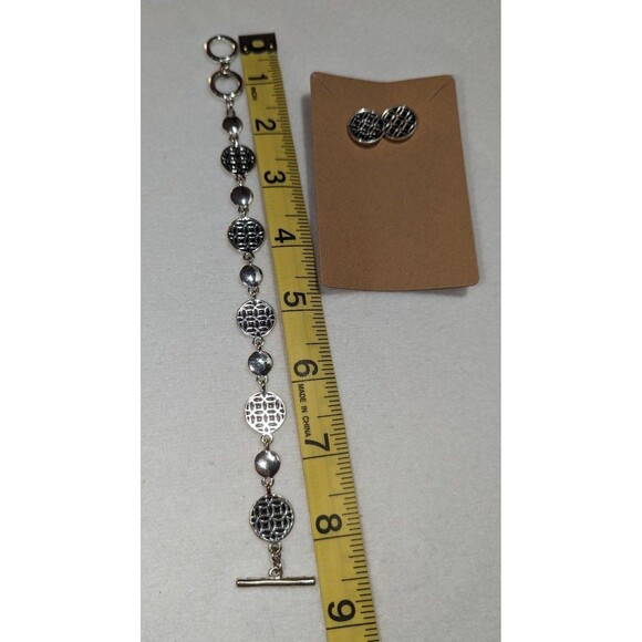 Black and Silver Tone Patterned Bracelet Earrings - Picture 10 of 12